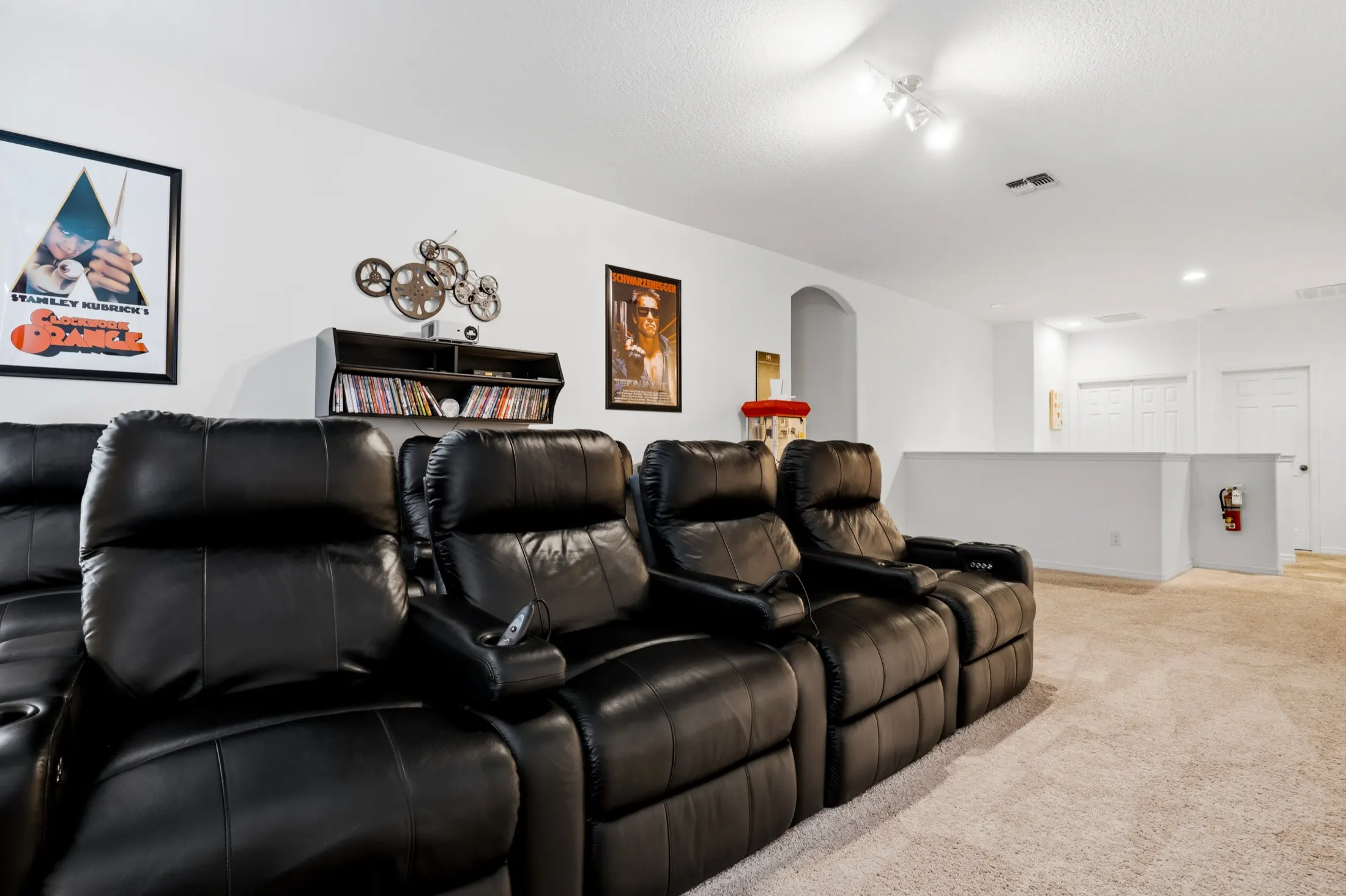 Heimkino — leather recliner seating