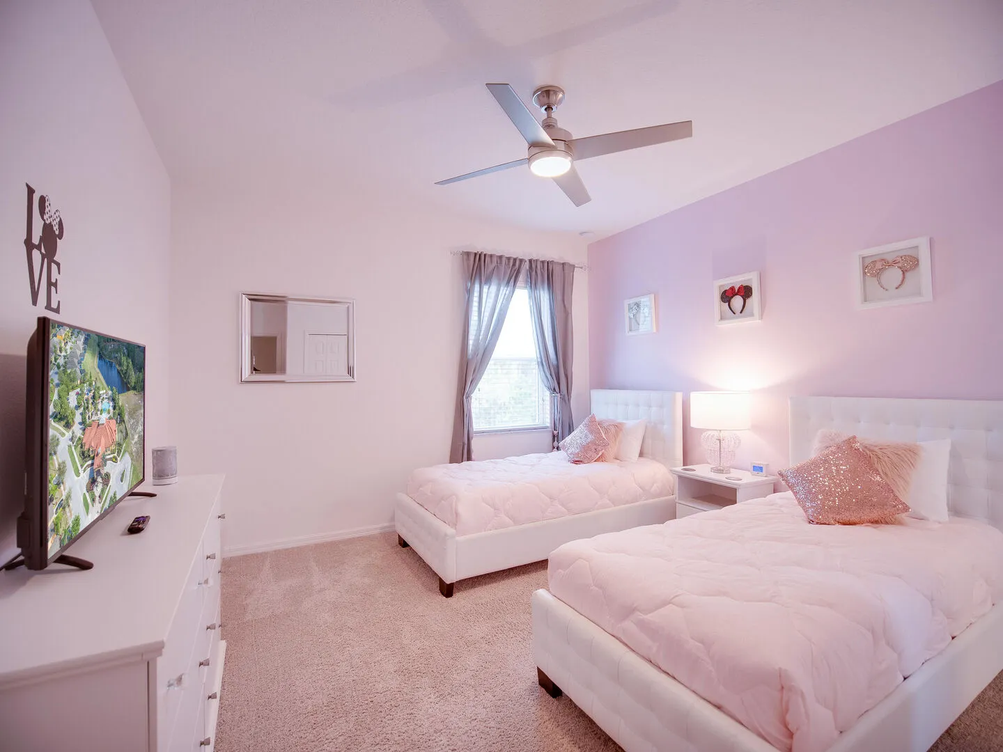 Pink Suite — photo 1 of 4