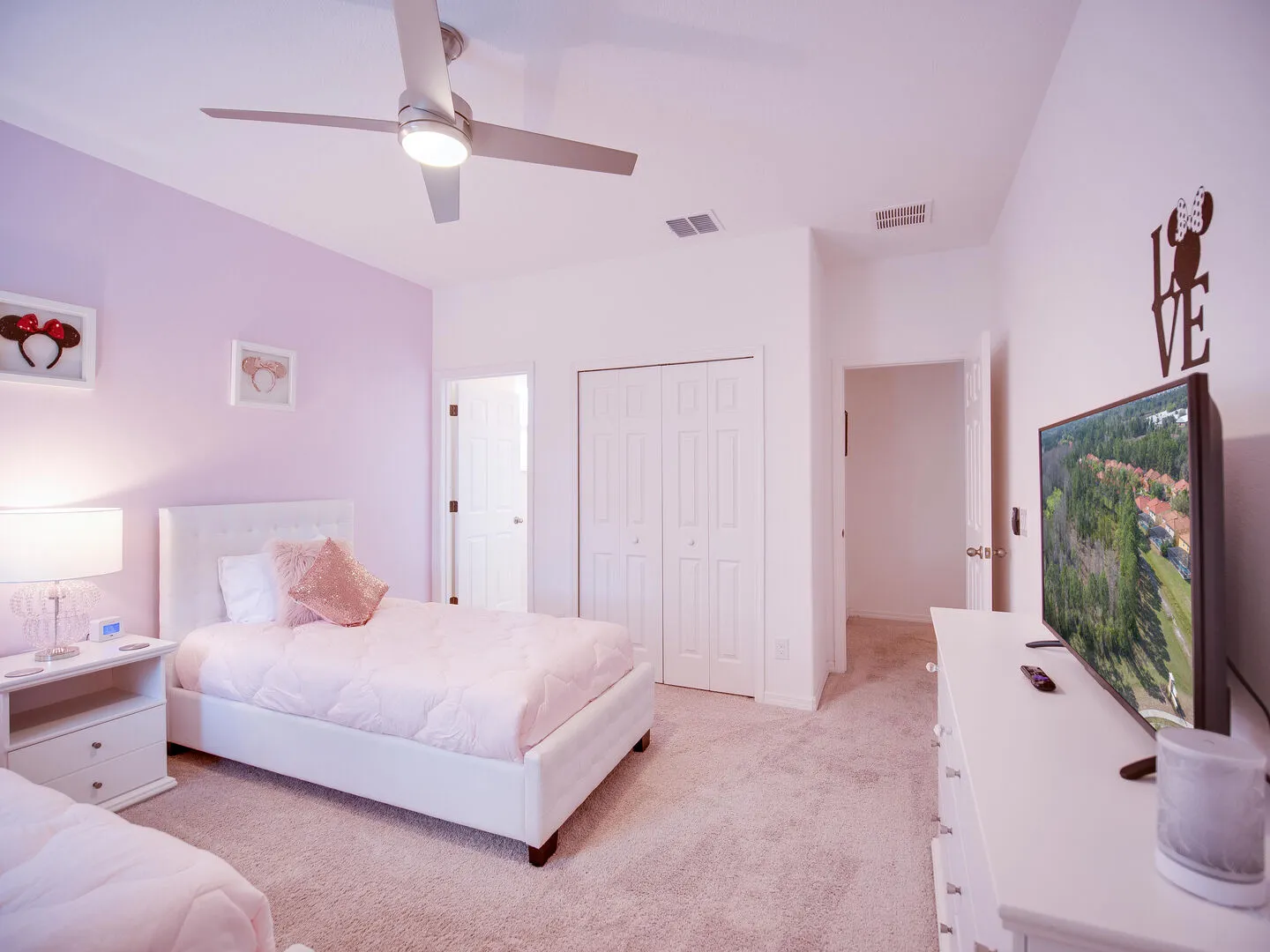 Pink Suite — photo 2 of 4