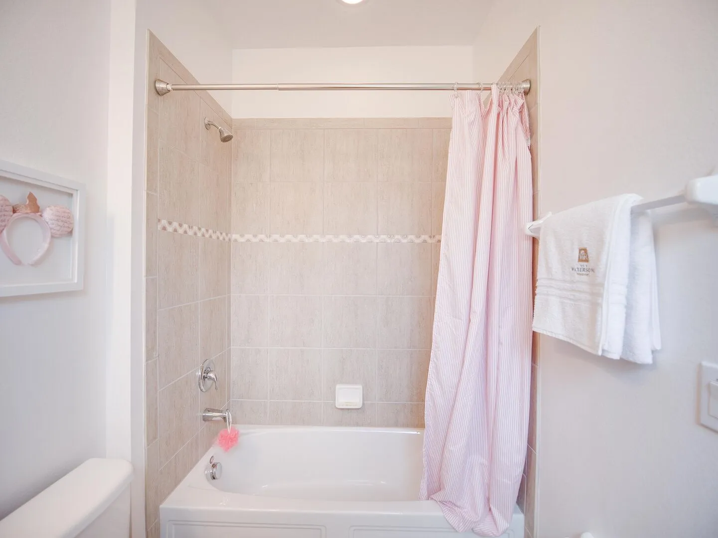 Pink Suite — photo 3 of 4
